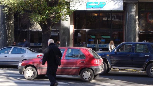 en la mesa de dialogo de la plata llega el turno de las empresas de servicio
