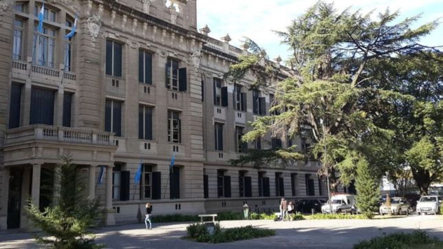 ?vos vas a estar conmigo?: la fuerte denuncia de abuso de una alumna de colegio nacional