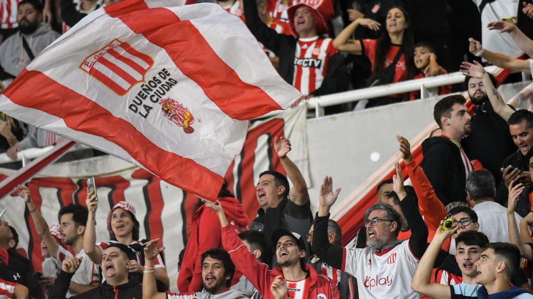 Estudiantes copa Santiago del Estero y colapsan los hoteles