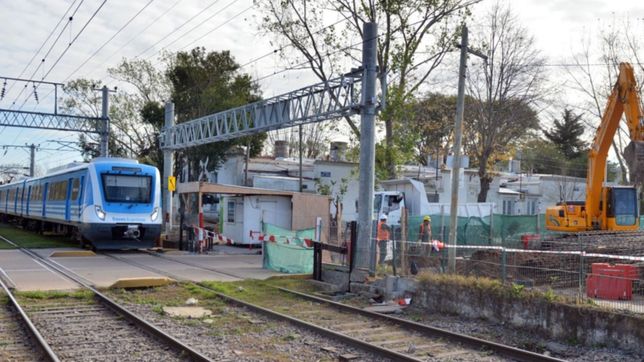 con las obras en tolosa a todo ritmo, el servicio del tren roca funciona limitado