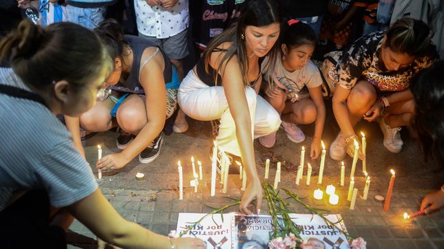 la marcha por kim gomez llego a la sala donde la velan y la familia pidio intimidad