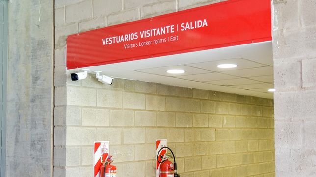 la extrana escena con la que se encontro gimnasia en el vestuario de uno