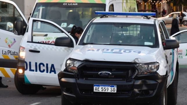 balearon a un hombre en la plata en medio de un ataque motochorro
