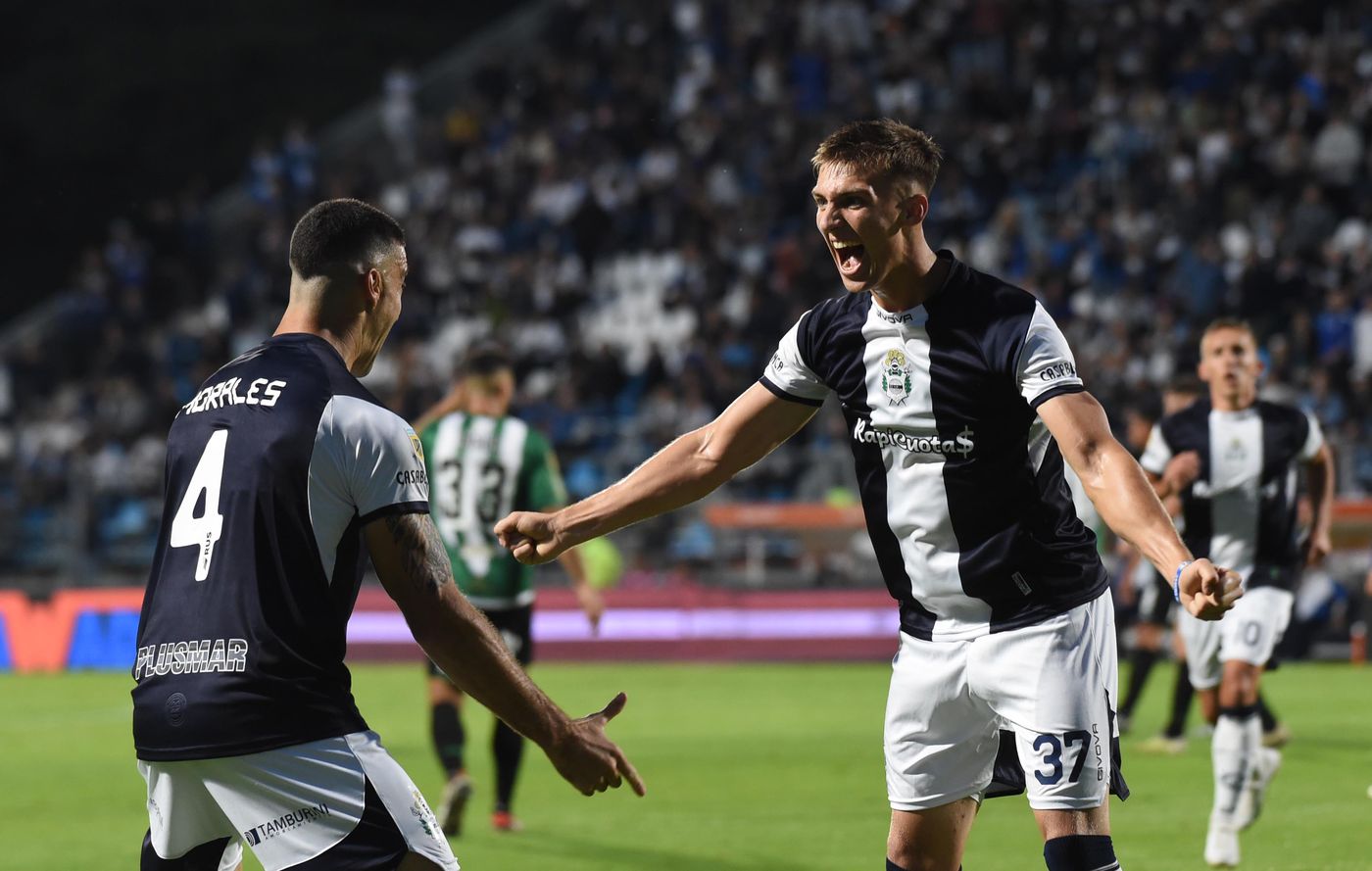 Gimnasia Banfield Sanchez Morales.JPG