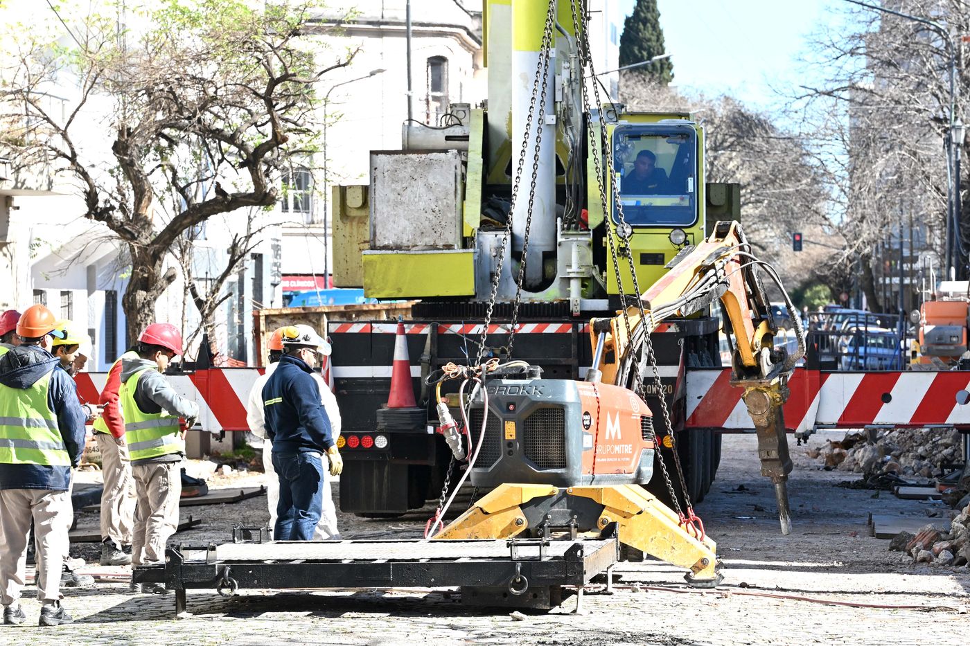 depósito incendiado en La Plata, retoman las tareas con un robot-010