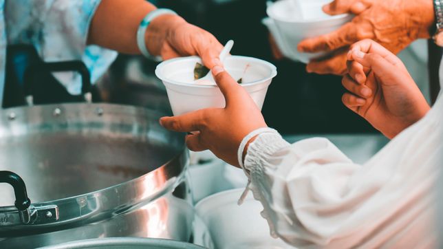 la provincia anuncio que duplicara la inversion en alimentos y entregara una canasta navidena
