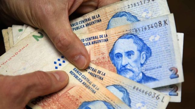 este jueves 31 es la fecha limite para cambiar billetes de 2 pesos en el banco