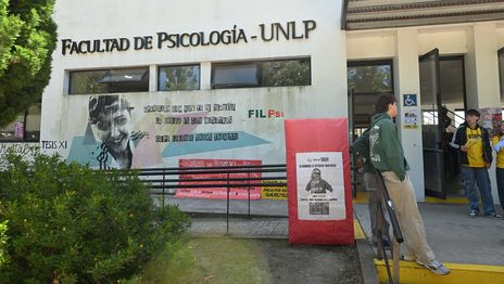 Tensión e incertidumbre por una impugnación en la facultad de Psicología Tensión e incertidumbre por una impugnación en la facultad de Psicología