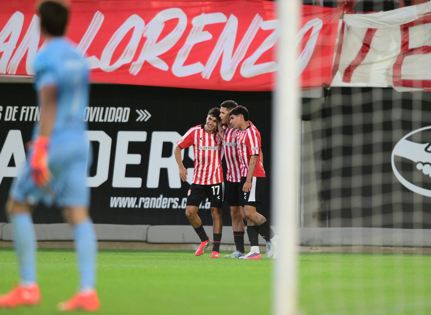 Estudiantes Defensa y Justicia festejo gol