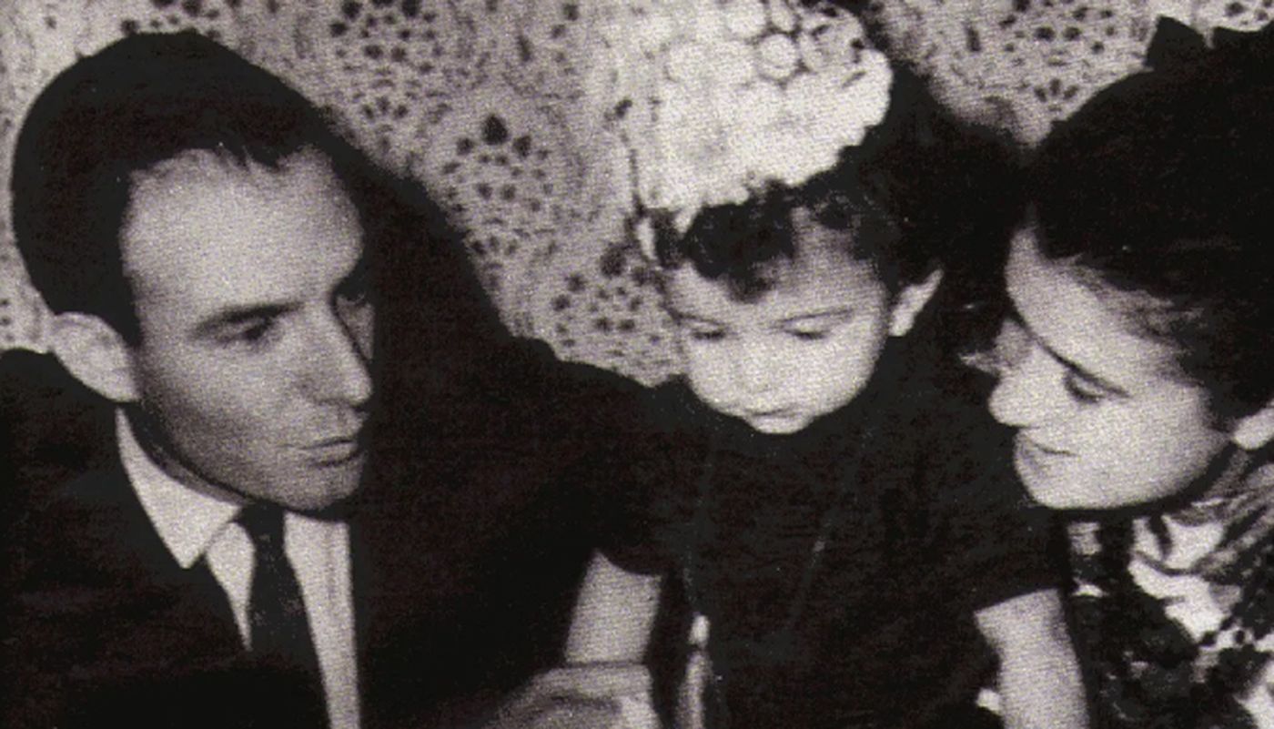 Luis Fernando Iribarren con sus padres.