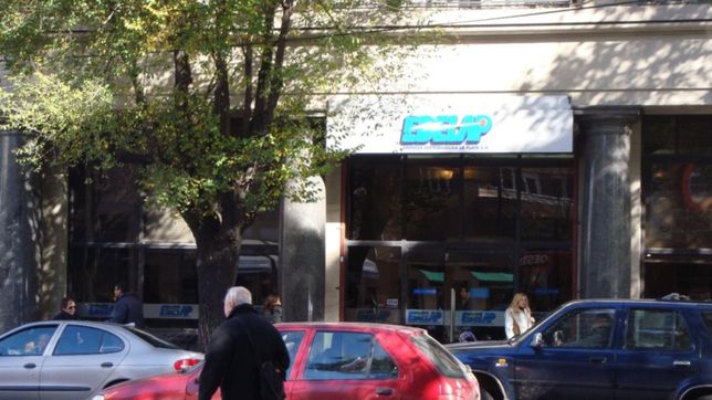 los platenses ya cuentan con un 0800 para descargar su bronca contra el aumento de tarifas