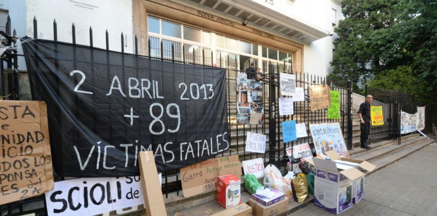 1551897840575.jpg?rotate=0&scaleX=1&scaleY=1&ow=1500&oh=996&y=73&width=1484&height=742&x=10&&cw=1920&ch=950