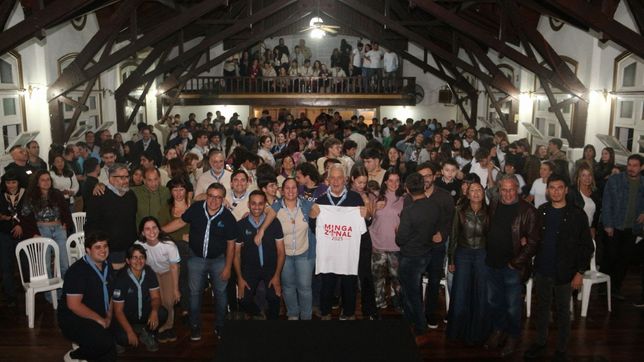 homenaje al papa francisco en la plata con actividades solidarias en escuelas, instituciones y clubes