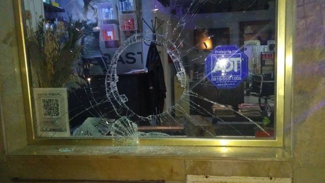 quedaron pelados: asaltaron una peluqueria del centro platense