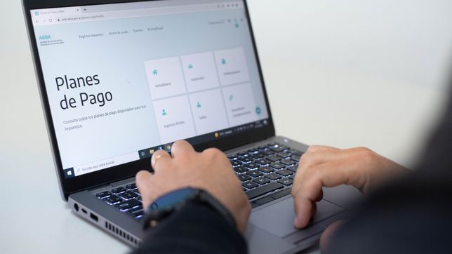 un aluvion de contribuyentes de arba intento pagar los impuestos con descuentos
