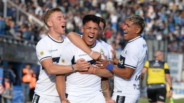 eric ramirez estira la diferencia y el lobo le gana 2 a 0 instituto en el bosque