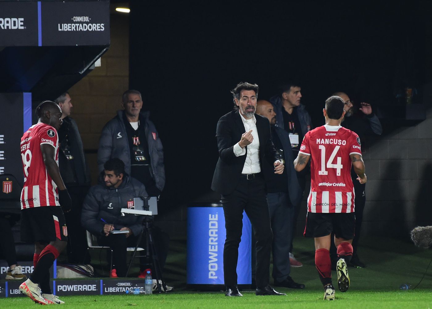 Estudiantes Huachipato Domínguez.JPG