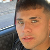 Un joven de La Plata lucha contra una delicada enfermedad visual y su familia pide ayuda