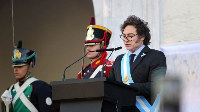 javier milei encabeza el acto oficial por el dia de la bandera en rosario