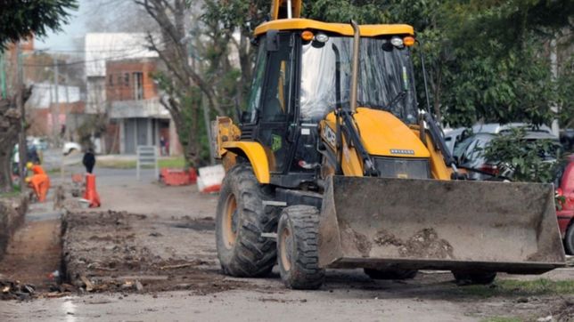 ya asfaltan las ultimas dos cuadras que faltaban en el casco urbano de la plata