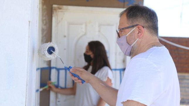 grupo de voluntarios realizaron diferentes obras en 30 comedores de la plata
