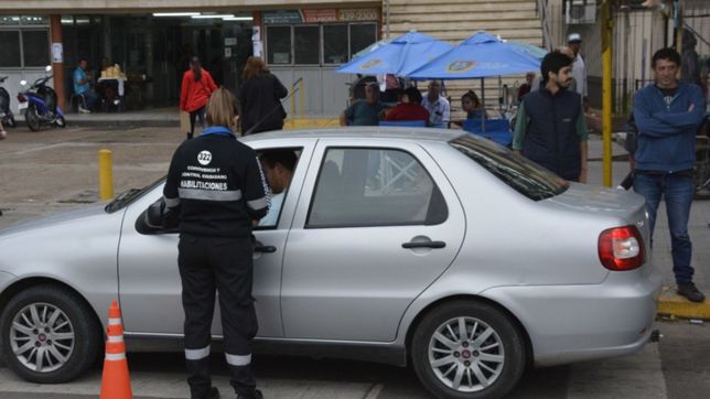 a la caza de remises truchos: ya son 26 los vehiculos secuestrados por el municipio