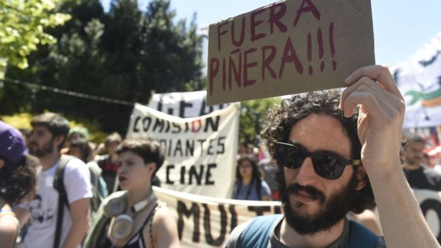 asi fue la masiva movilizacion en la plata en apoyo al pueblo chileno