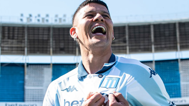 la particular presentacion de marcos rojo en racing sin mencionar su apellido