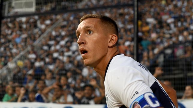 de blasis salio a bancar al pata castro tras su golazo en cordoba