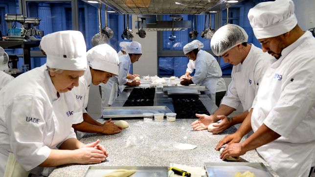 el iag abrio las inscripciones en la plata con opciones para cocineros y pasteleros