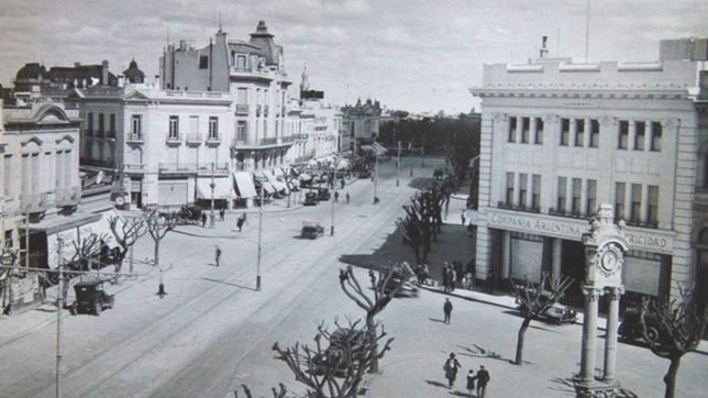 la pagina con el impresionante archivo de fotos de la plata desde el dia de su fundacion