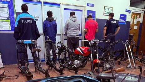 Desbaratan una red de desguace de motos en La Plata con tres detenidos y múltiples secuestros Desbaratan una red de desguace de motos en La Plata con tres detenidos y múltiples secuestros
