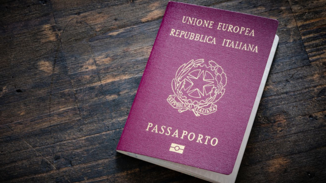 la comunidad italiana platense sale a la calle para pedir mejores servicios del consulado