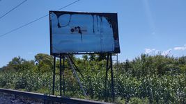 ¿como esta el operario que recibio una descarga en berisso mientras cambiaba un cartel de publicidad?