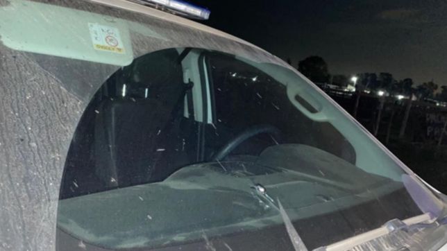 disparos, corridas y piedrazos con la policia en un intento de usurpacion en la plata