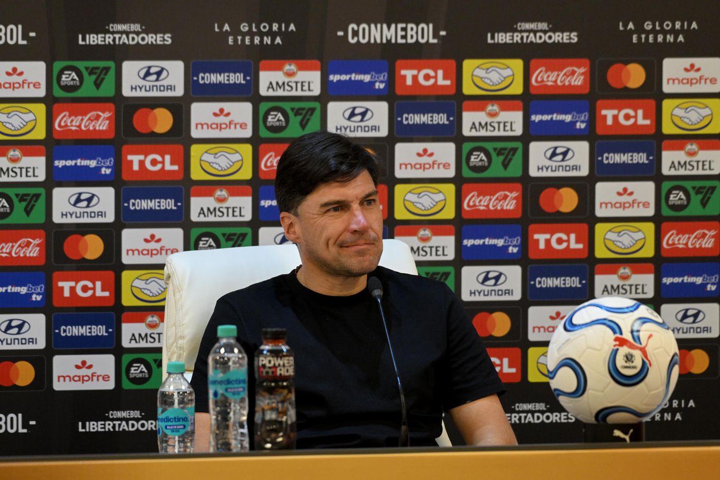 Estudiantes Cusco Medina conferencia 3