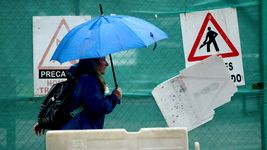 la plata esta bajo alerta amarillo por la tormenta de santa rosa: ¿a que hora llegarian las lluvias?