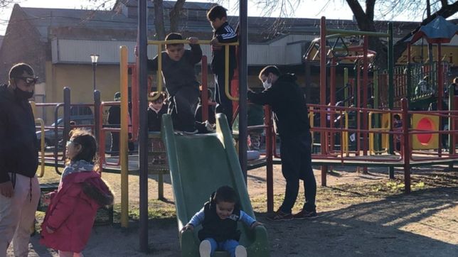 sol, mates y plaza: asi se vivio el dia del padre en la plata