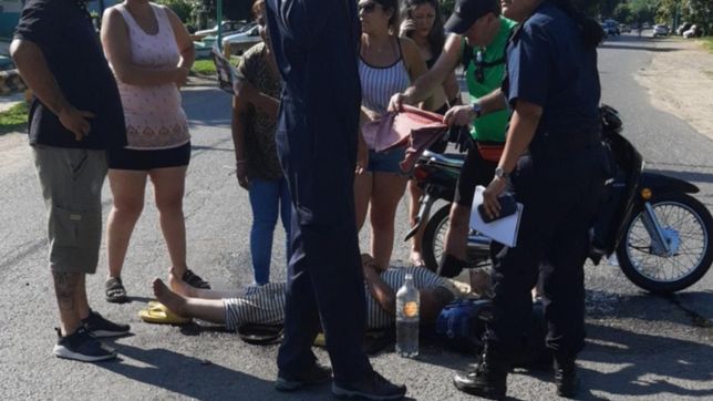 buscan a un conductor que choco a una mujer y su hija, casi las mata y huyo del lugar