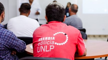 Estamos desamparados: el reclamo de la guardia edilicia de la UNLP