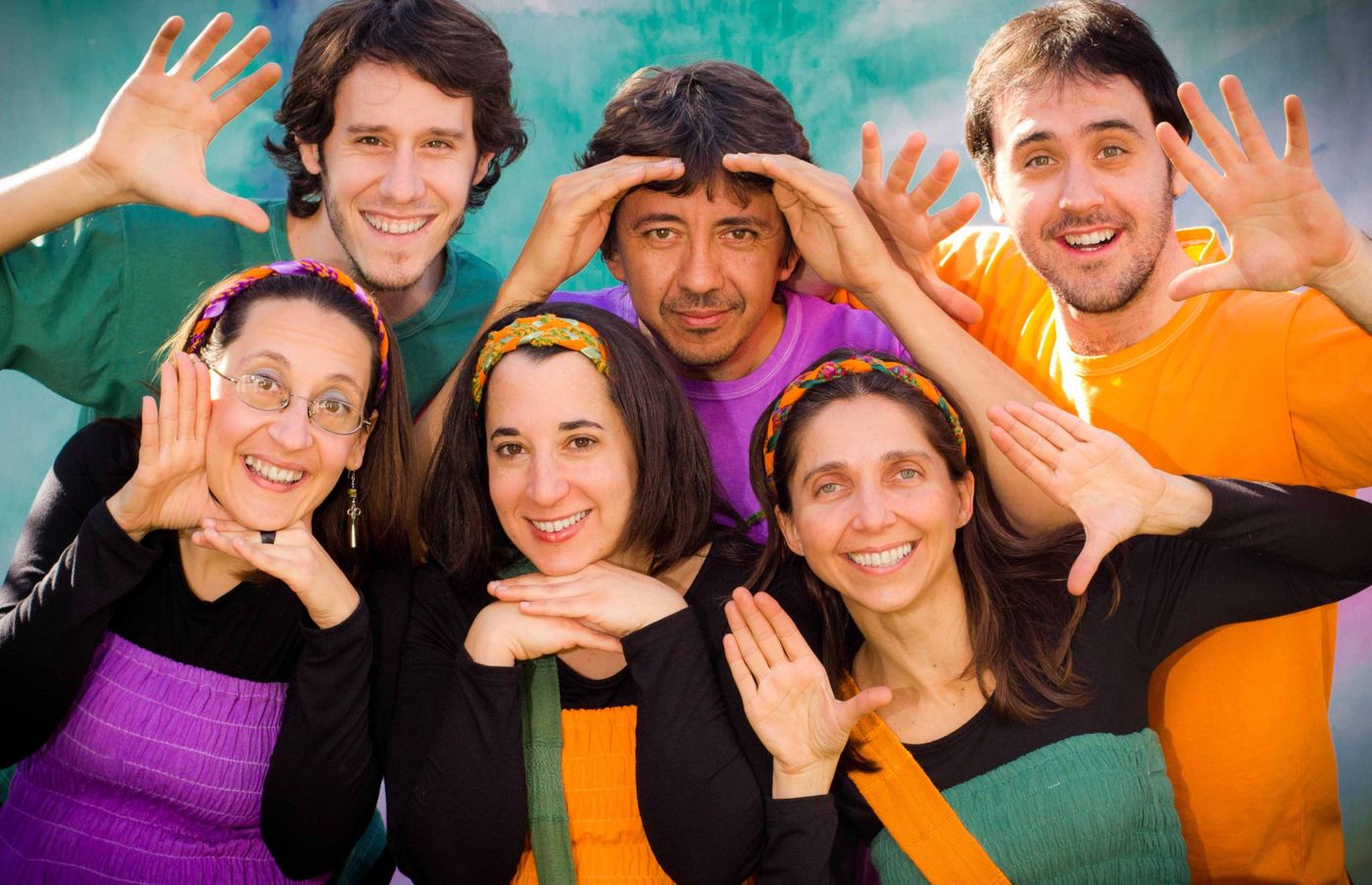 Canticuenticos-manos-scaled