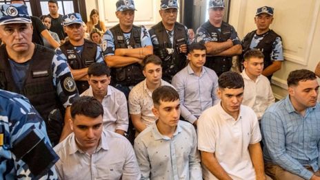 Gritos, llanto y dolor: la reacción de las mamás de los rugbiers al conocer la sentencia