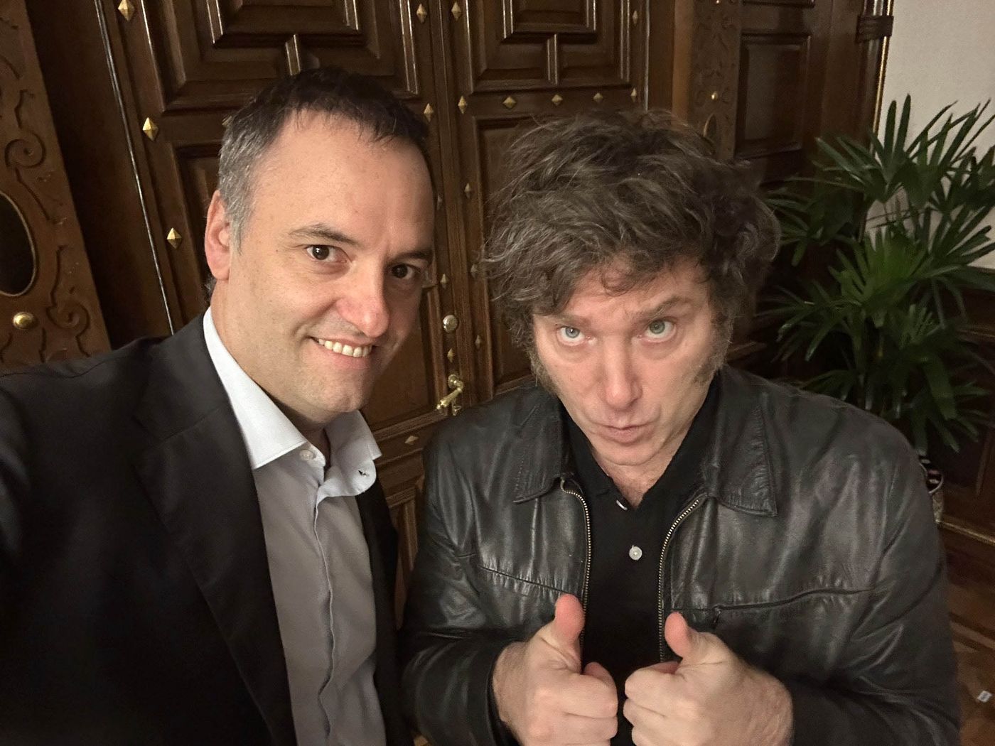 Manuel Adorni Javier Milei.jpg