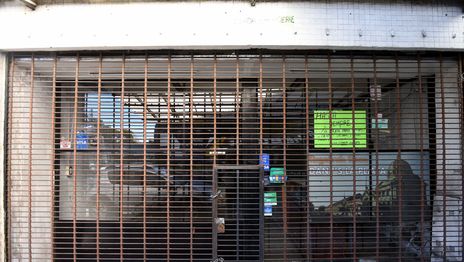 Otro comercio de La Plata cerró sus puertas y le dedicó un conmovedor cartel a sus vecinos y clientes Otro comercio de La Plata cerró sus puertas y le dedicó un conmovedor cartel a sus vecinos y clientes