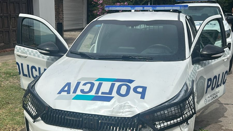 Dos ladrones intentaron escapar de un control policial y cayeron en un zanjón