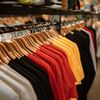 Una conocida marca de ropa cierra locales en La Plata y reorganiza sucursales por la crisis económica