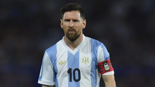 el palo de lionel messi a raphinha tras la goleada de la seleccion argentina a brasil