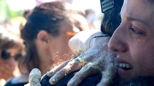 la historia detras de la conmovedora foto de la reconstruccion del muneco de drako