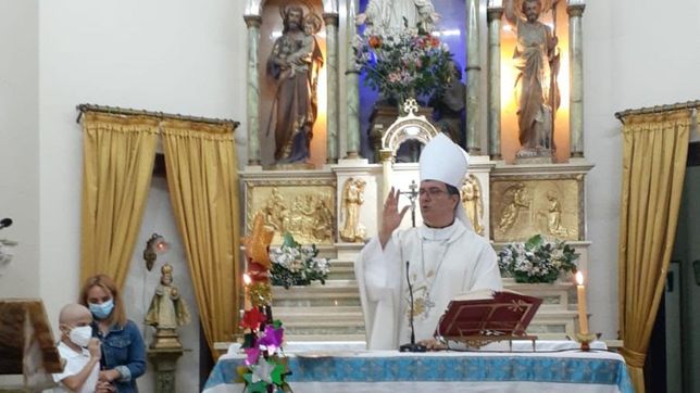 el arzobispo gabriel mestre celebro la navidad en el hospital de ninos de la plata