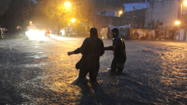 emergencia climatica en la plata: ¿que es el plan de gestion del riesgo que anuncio garro?